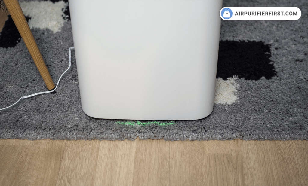 Green air quality indicator light on Airdog X3 that shows the air in a room is perfectly safe.