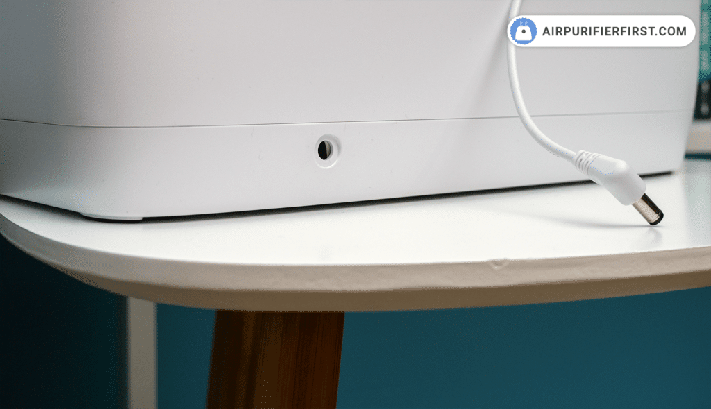 Levoit Vital 100S Air Purifier - A slot for the AC adapter
