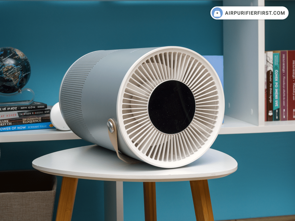Smartmi P1 air purifier placed on the small desk