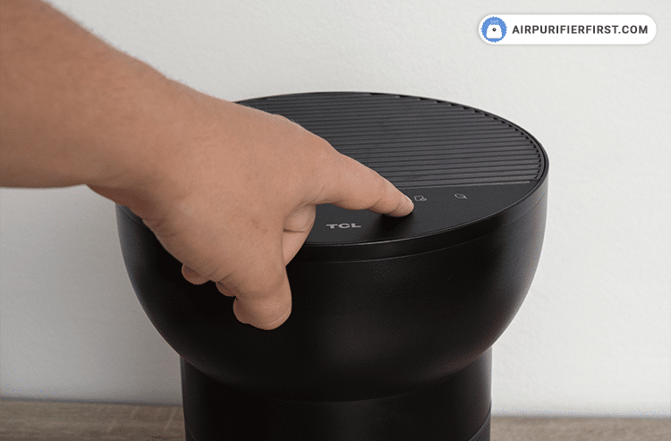 The last step is to reset the filter reset indicator. This can be done via the TCL Home app or by holding your finger on the filter reset indicator for 3 seconds. After a successful reset, the filter reset indicator emits a white signal.