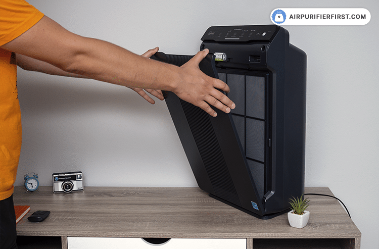 Firstly turn the unit power off. Immediately after that, remove the front panel by grasping its upper edge and gently pulling forward.